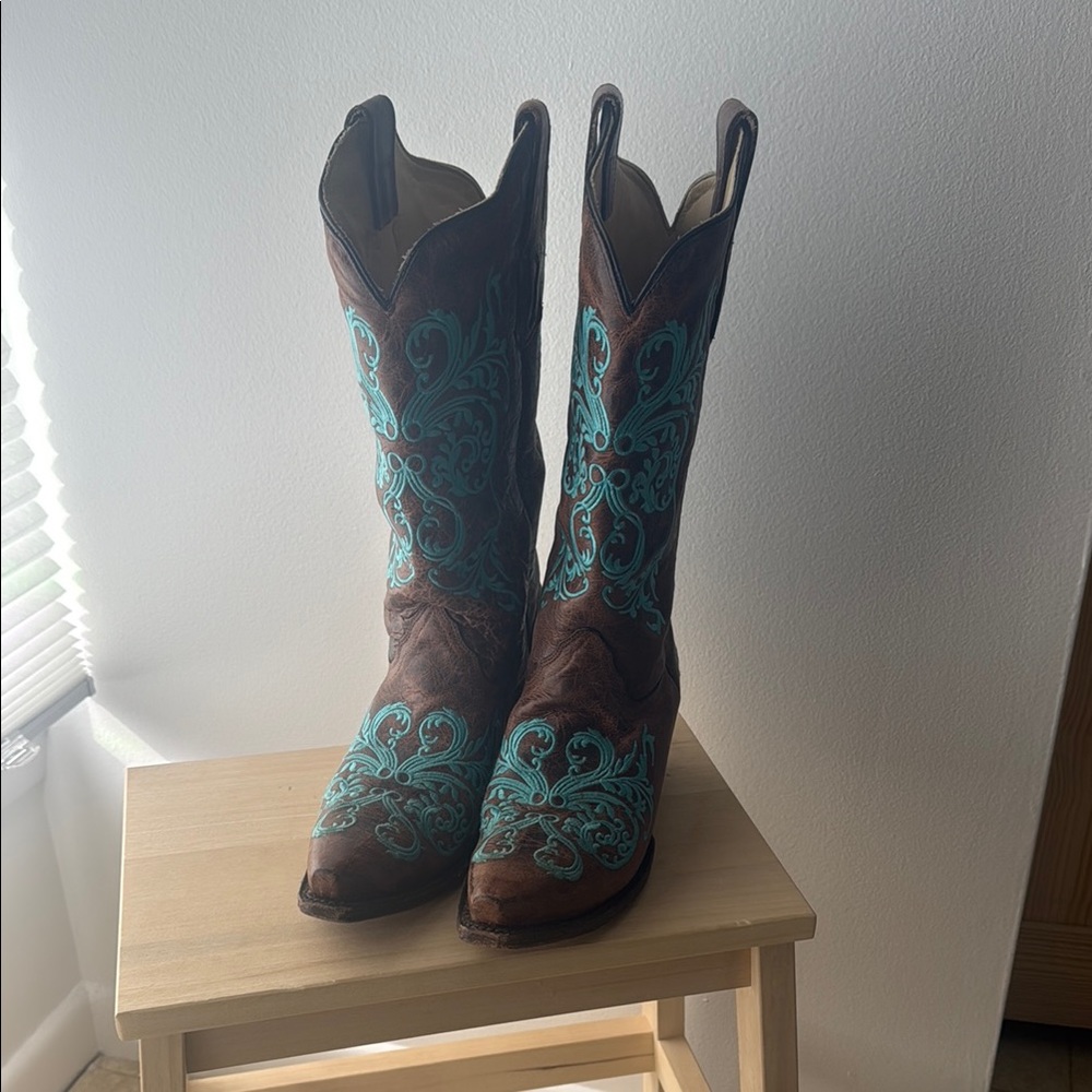 Corral Brown Leather Western Boots with Turquoise Stitching